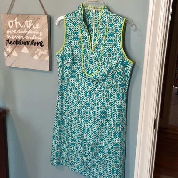 Vince Camuto Teal and White Patterned Sheath Dress with lime trim - 6 🌻💙💙🌻 - Picture 3 of 10